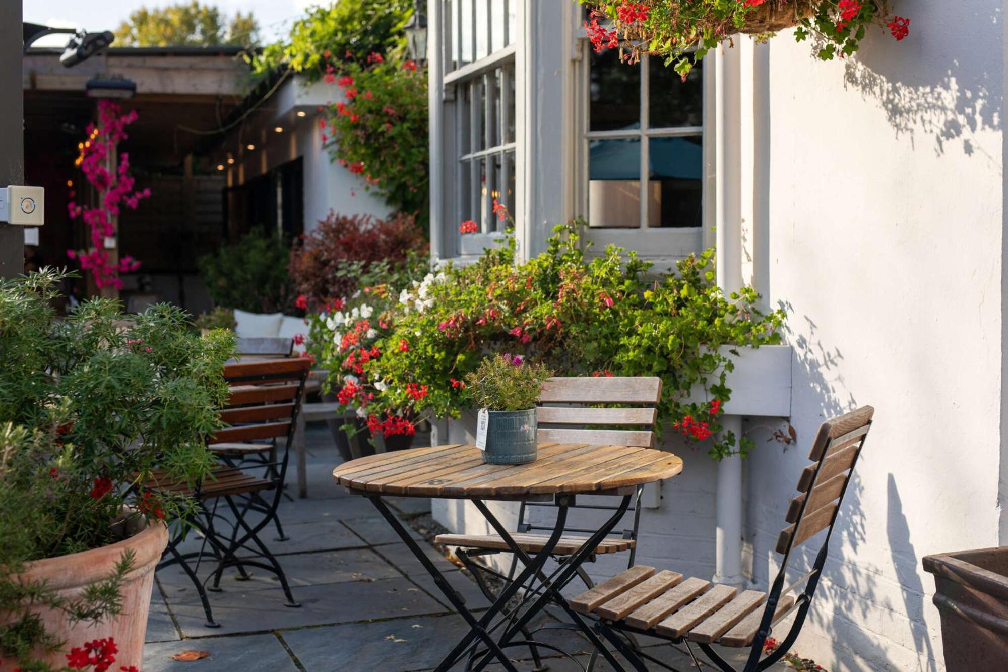 The Carpenters Arms Hotel Tonbridge Exterior photo